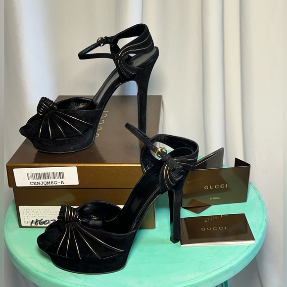 GUCCI Suede Black and Gold Knot Platforms | 7.5 - Picture 2 of 16